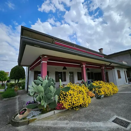 Holiday home Casa Loretta Due Carrare